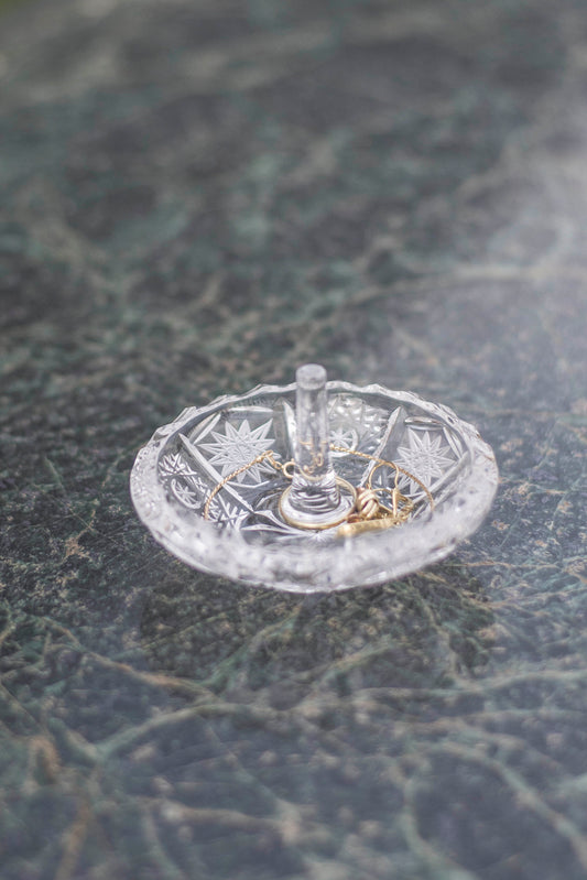 Crystal holder for rings / hoops